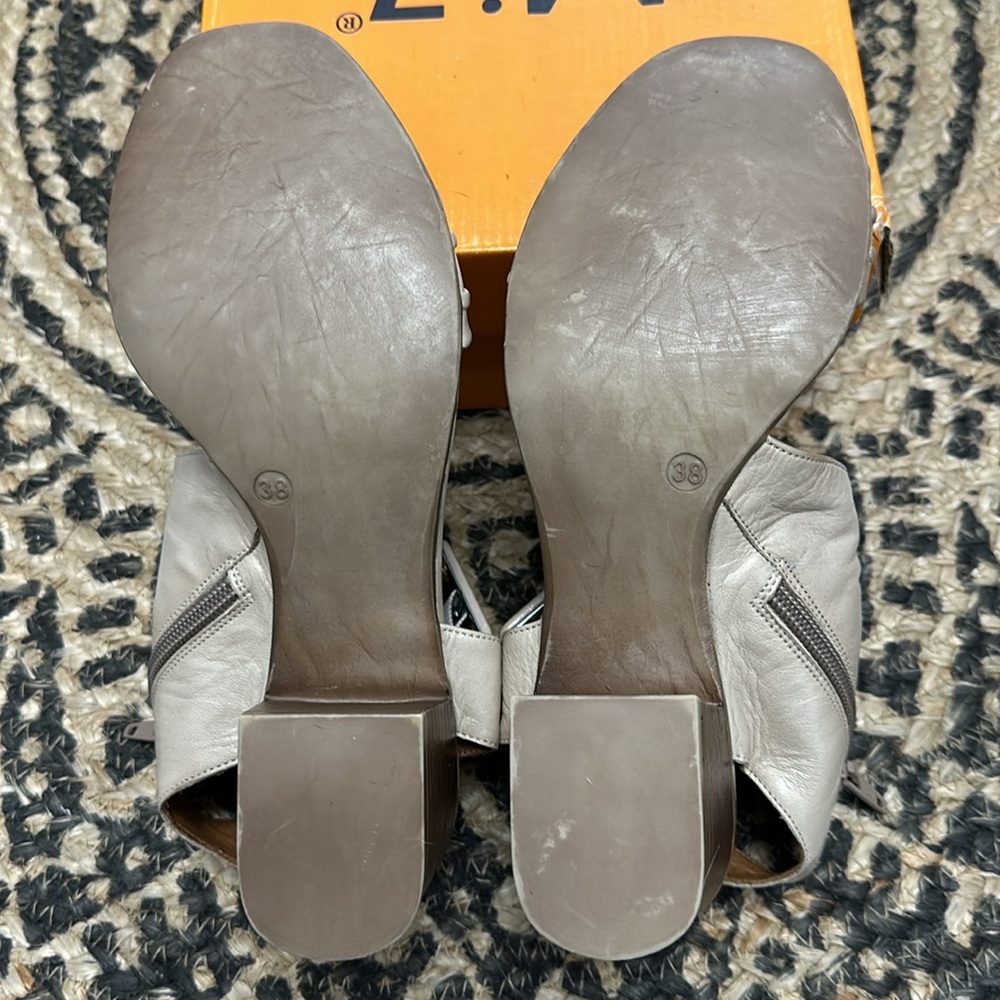 Sz 38(7.5)⭐️NWT Miz Mooz Cream Scoot Leather Dress Sandals. Never Worn! - Picture 7 of 9
